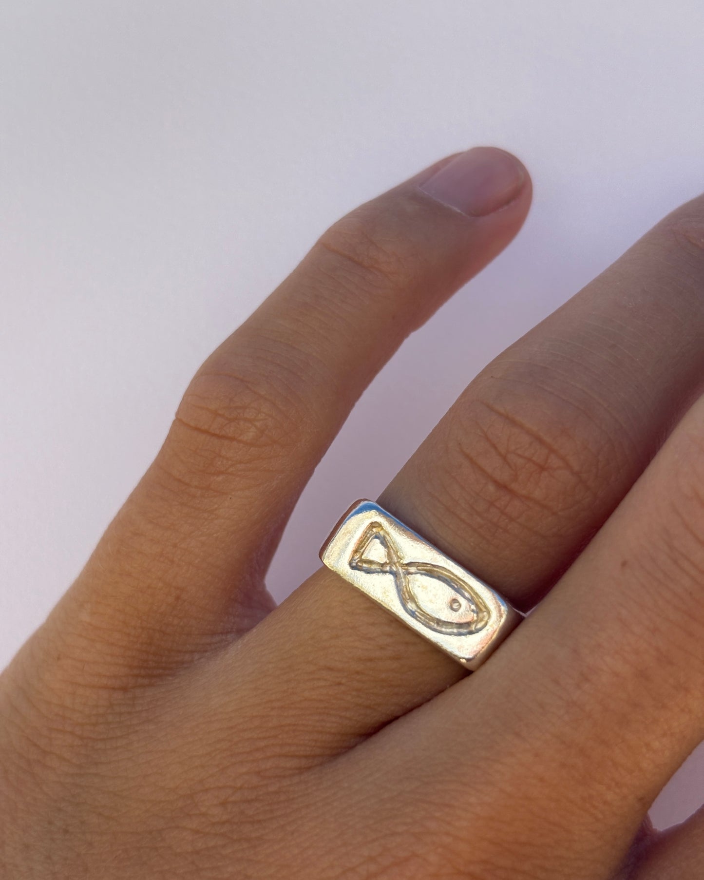 Fish Signet N 1/2