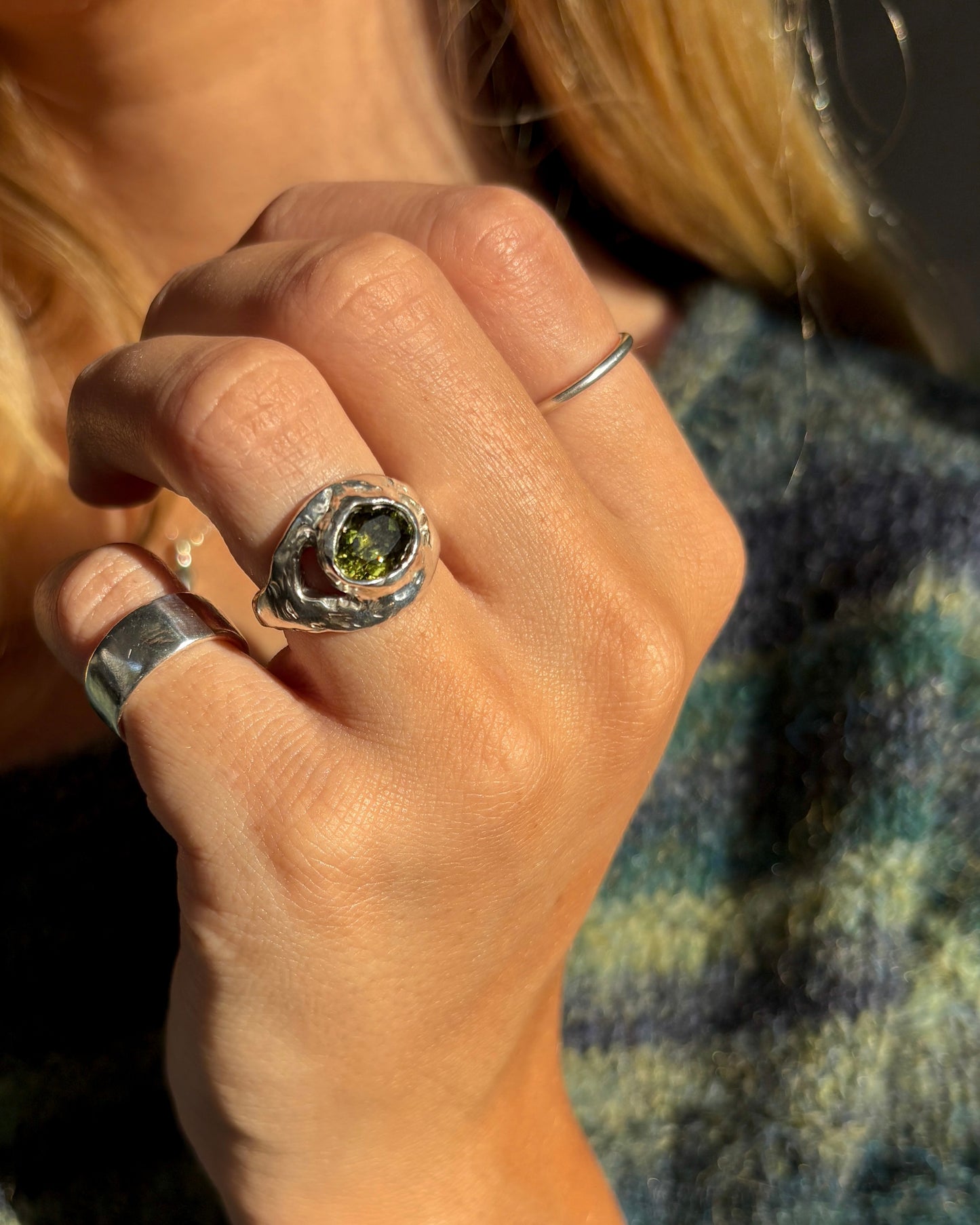 Organic Ring with Olive Gemstone N 1/2